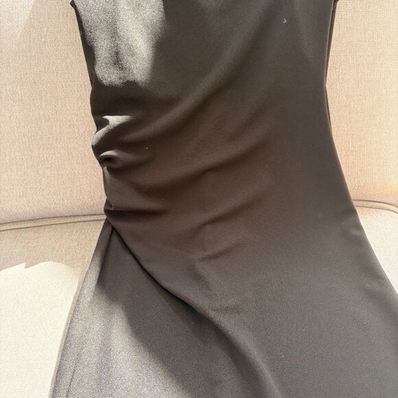 Chic Black ICHI Dress – Minimalist & Structured (Size S) - Picture 3 of 4